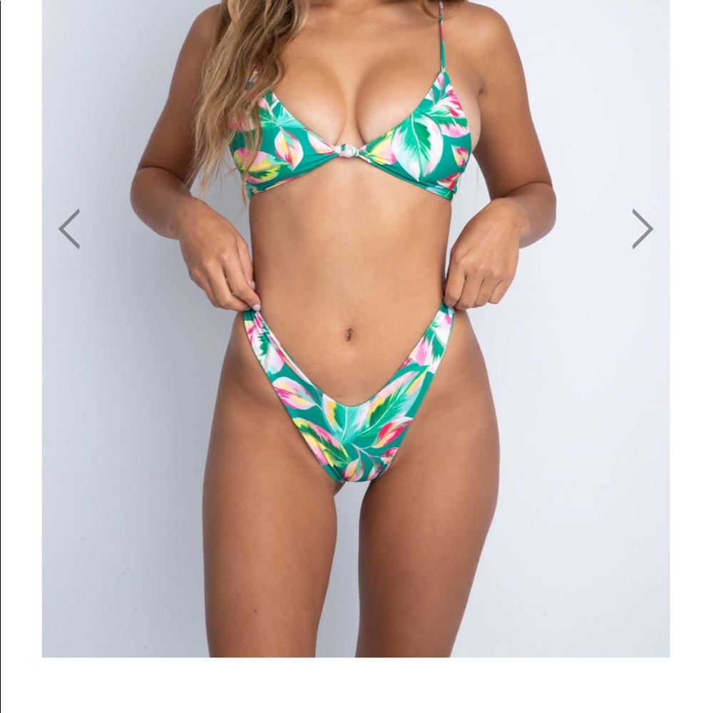 SKATIESWIM Tortuga Suzanne bottom size Medium